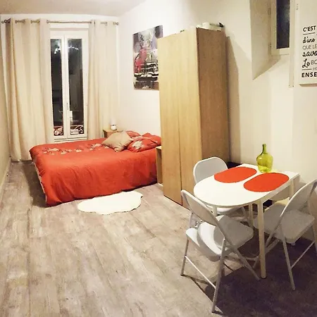 Lägenhet Cosy Studio Au Centre De